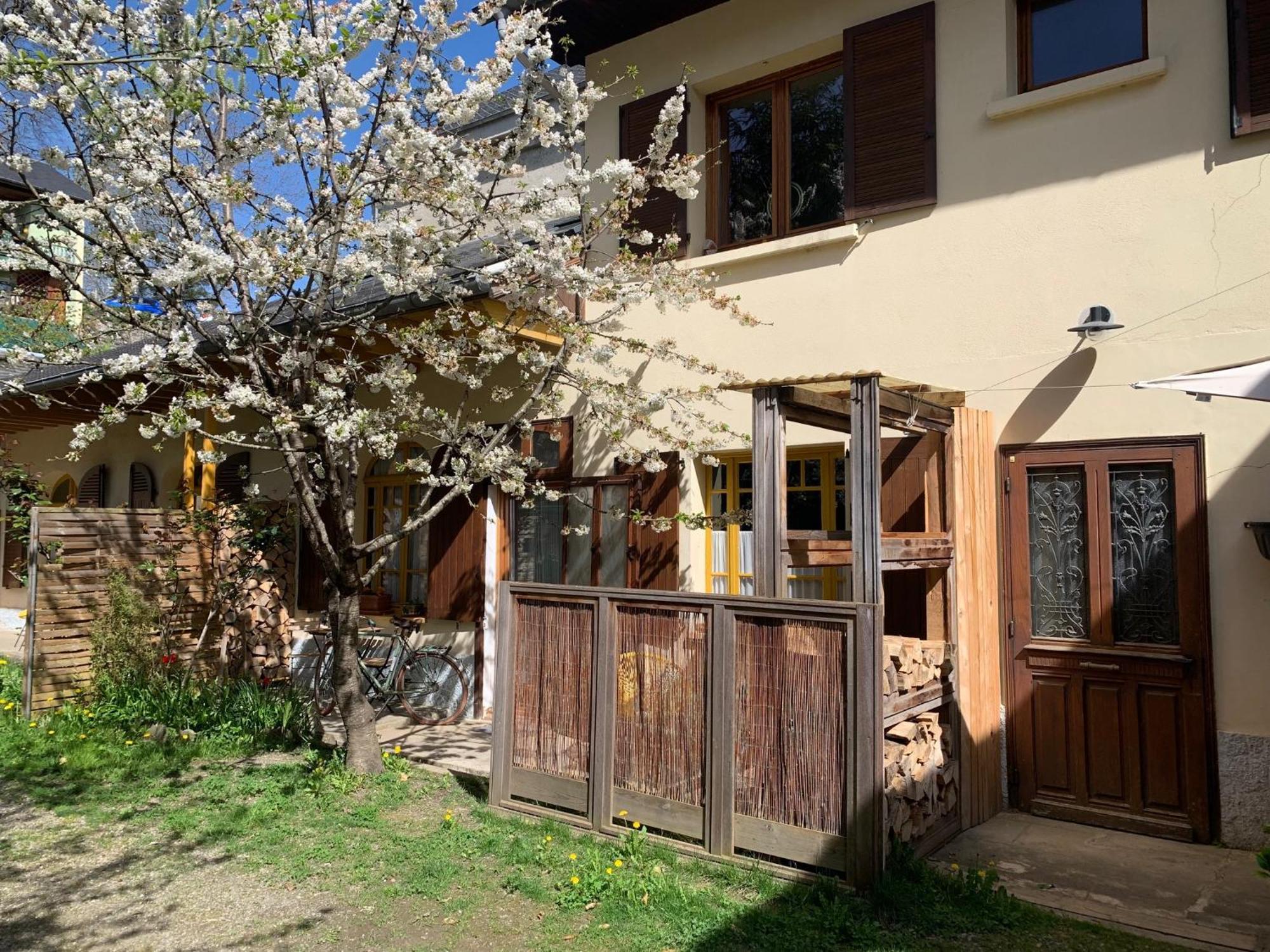 Charmant Appartement Sur Cour, Le Cerisier Баньєр-де-Бігорр Екстер'єр фото